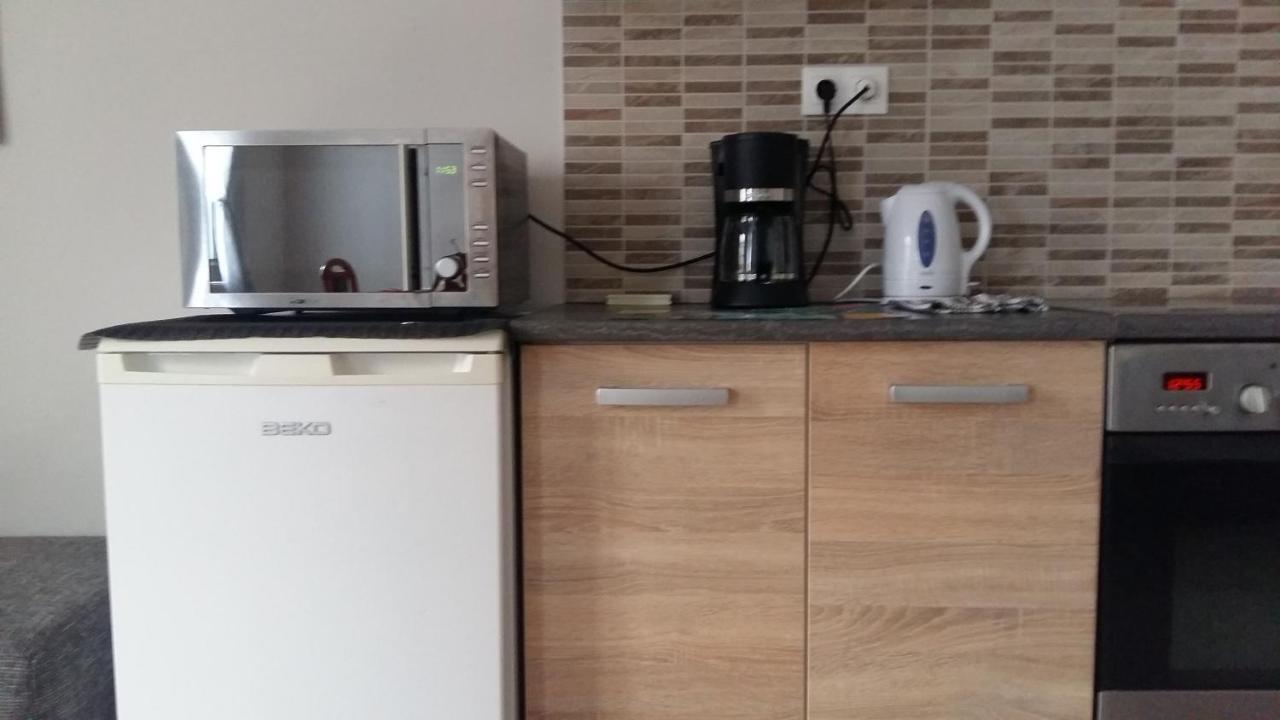 Varalja Apartman Тата Екстер'єр фото